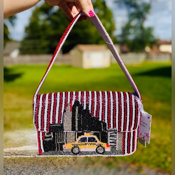 BRAND NEW RELEASE! 🚕 NYC Taxi Beaded Bag – Viral Beaded Bag from Marshalls - Picture 1 of 7